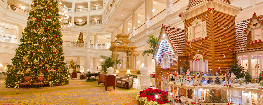 Charming Holiday Displays for 2013